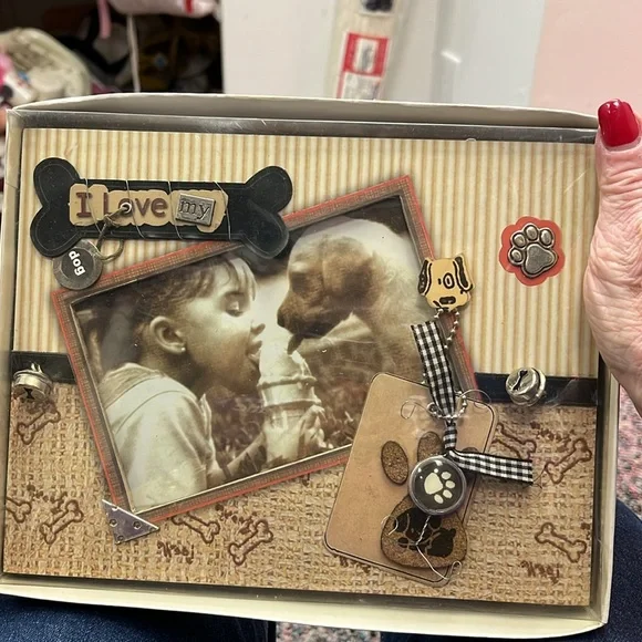 Adorable dog picture frame. New in the box. - Picture 6 of 6